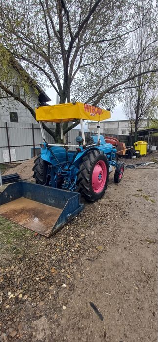 Tractor Ford super dexta