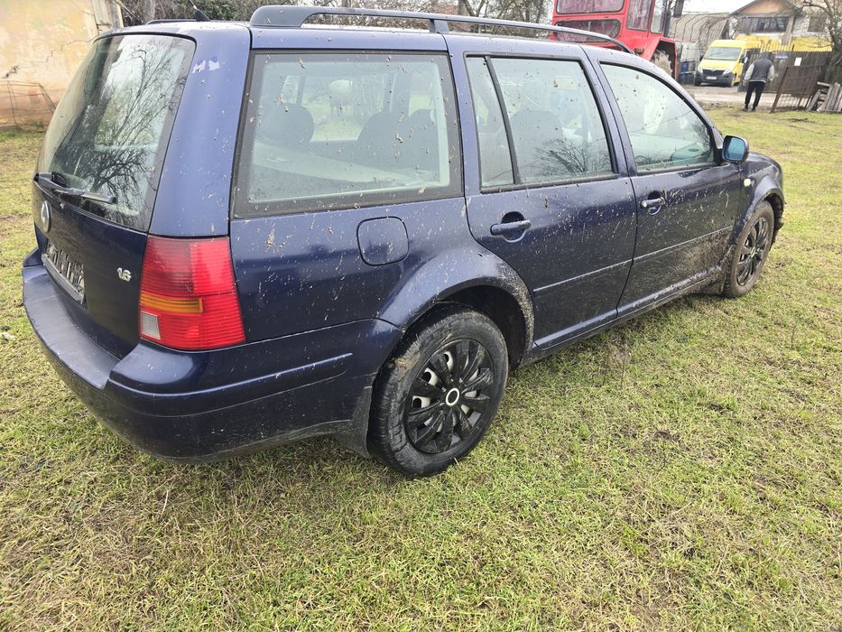 Dezmembrez Golf 4 1.6 SR