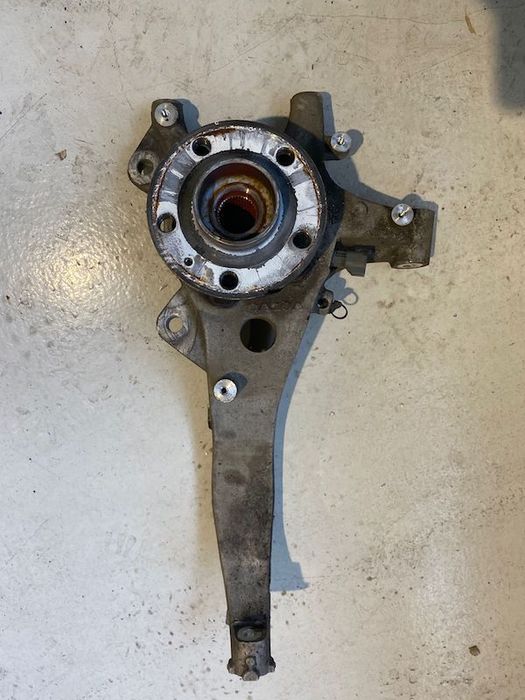 Fuzeta dreapta fata Volvo S60 V60 2019+ 31476316