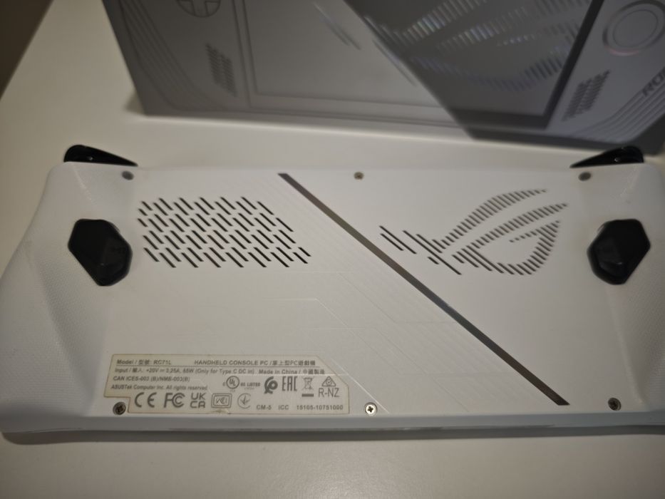 Asus rog ally extreme z1