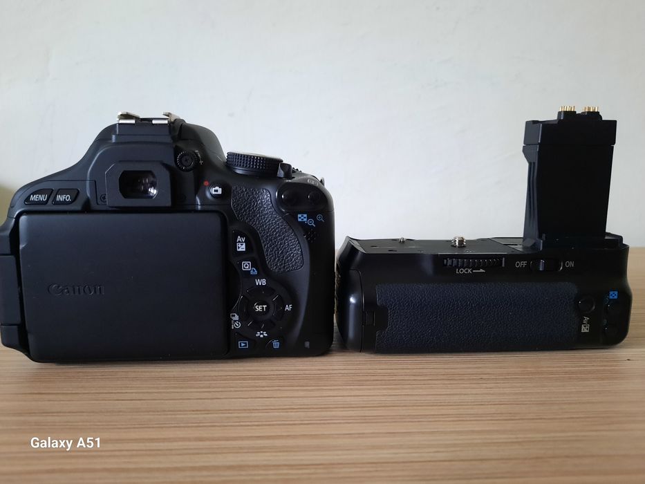 Aparat de fotografiat CANON EOS 600D