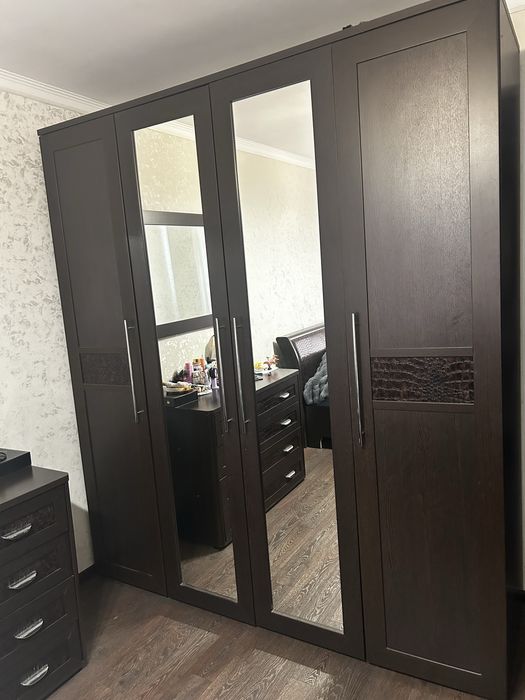 Спальный гарнитур