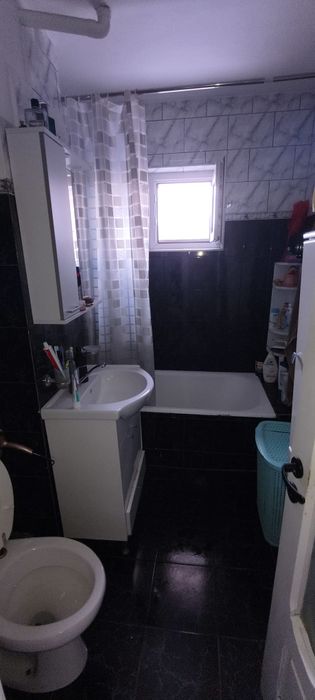 Vând apartament 3 camere