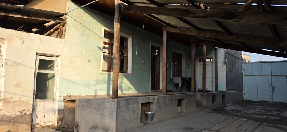 Sergili kia salon orqasida hovli sotiladi
