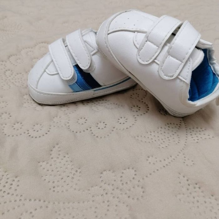 Продам детскую обувь