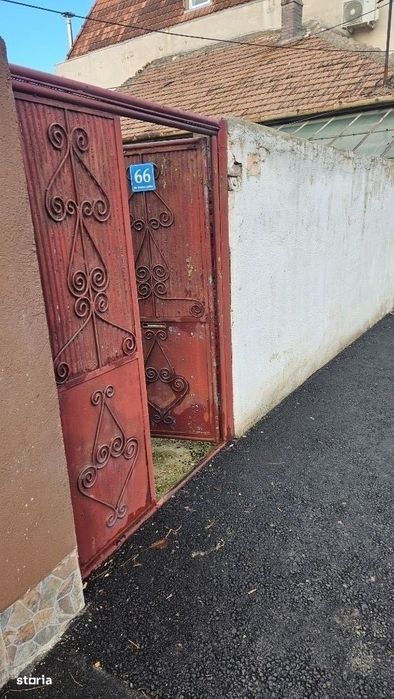 Casa veche,teren 250 mp str.Mestesugarilor-Iosia