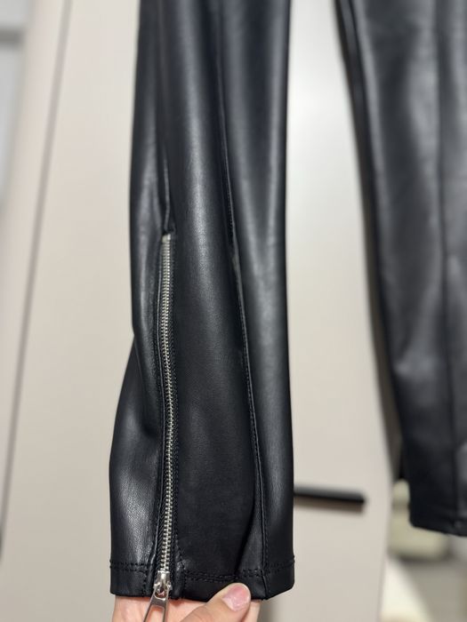 Pantaloni din piele noi