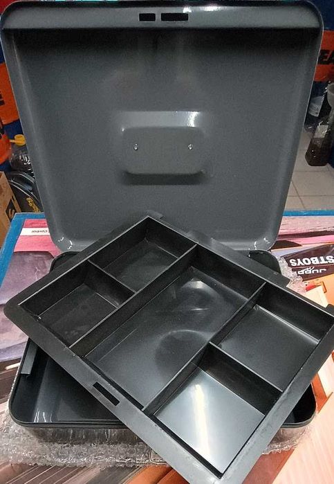 Кутия каса чекмедже за пари