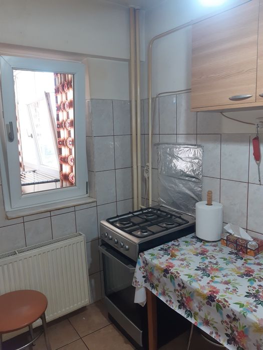 Vand garsoniera decomandata Ostroveni, 35 mp utili, bloc BCA.