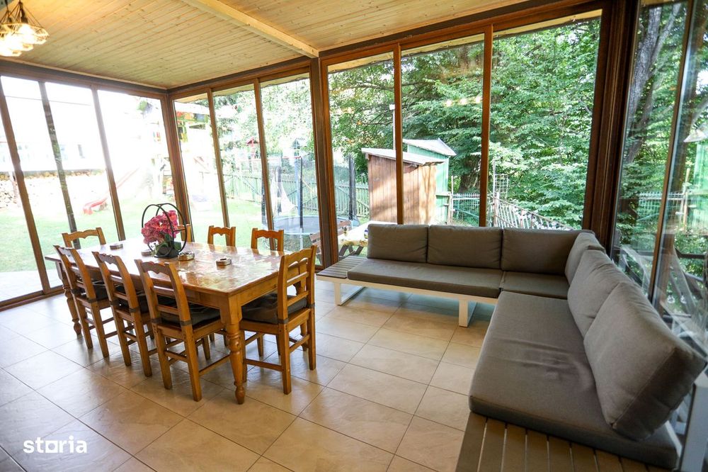 Vilă de Lux pe Malul Lacului – Confort și Vedere Panoramică