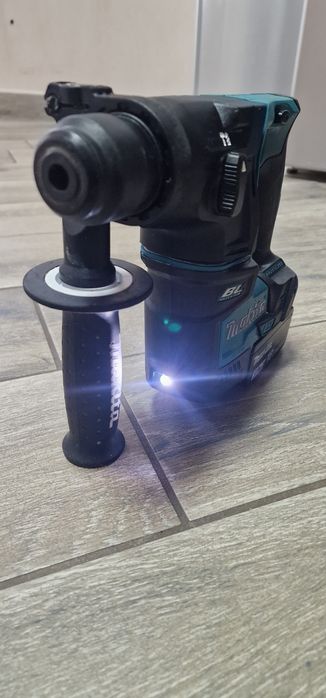Акумулаторен перфоратор MAKITA DHR171