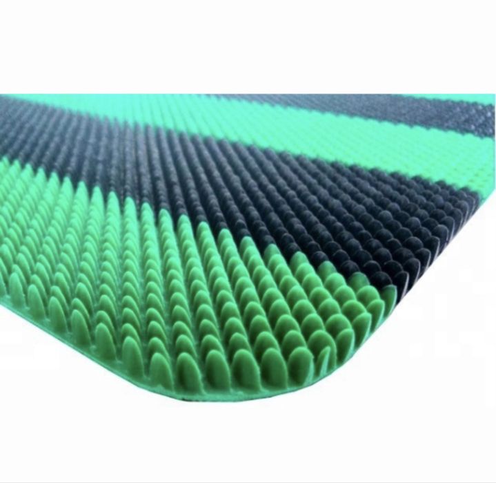 Коврик на шипах для анти скольжения