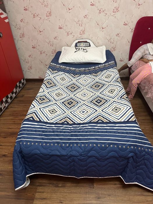 Продам кровать машинку