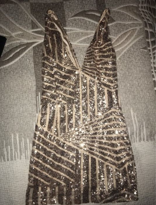 Чисто нова Коктейлна Рокля с паети