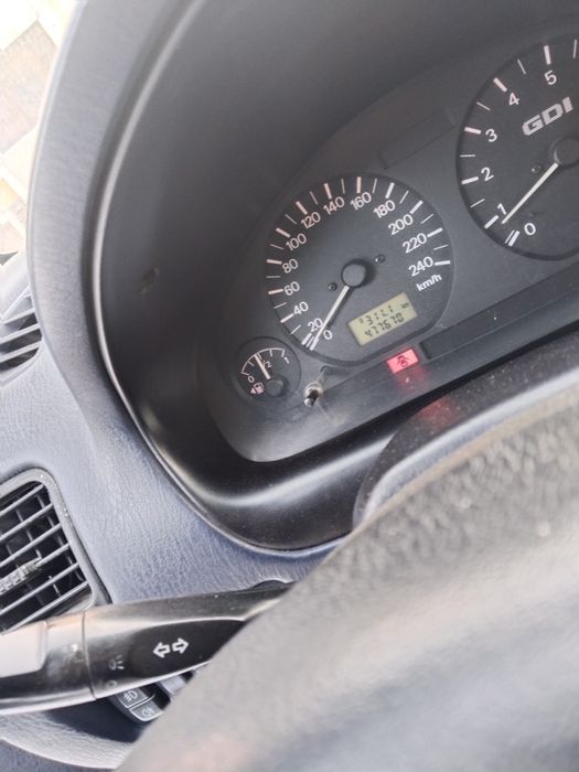 Продаю машину норм состояние