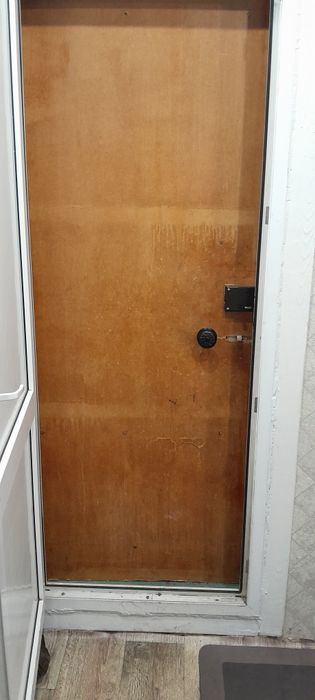 Продам  дверь за 15 тыс тенге