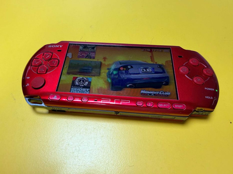 Sony PSP 3000 Playstation Portable - 16G с качени  игри