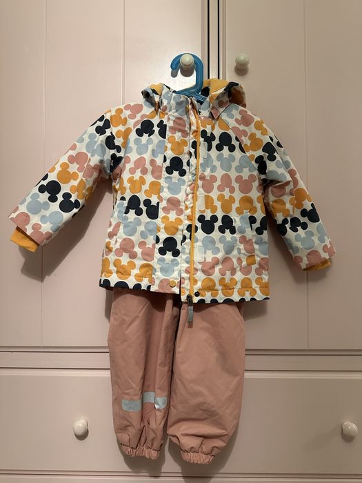 Set sapopetă + geacă anti vânt ploaie Disney mărimea 86 92