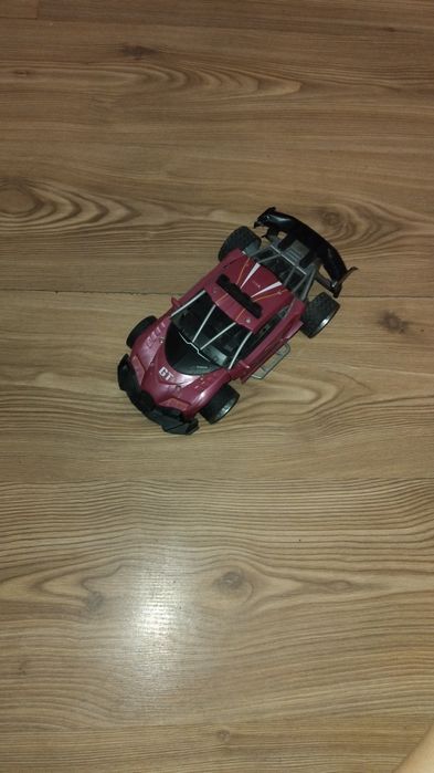 Vand masina cu telecomanda !