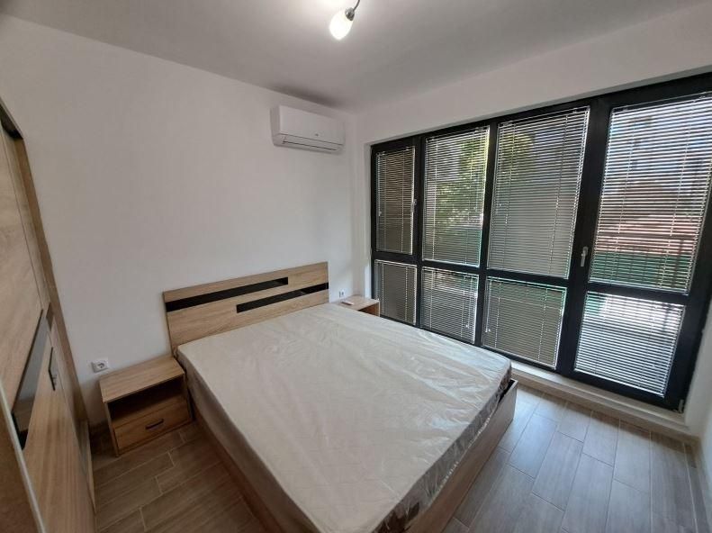 Дава се под наем Двустаен апартамент в Варна, Цветен квартал - 75 кв.м за 600 € - Снимка #3