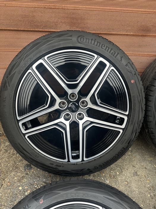Jante FORD CAPRI / EXPLORER / 235 50 20 / 255 45 20 Continental vara