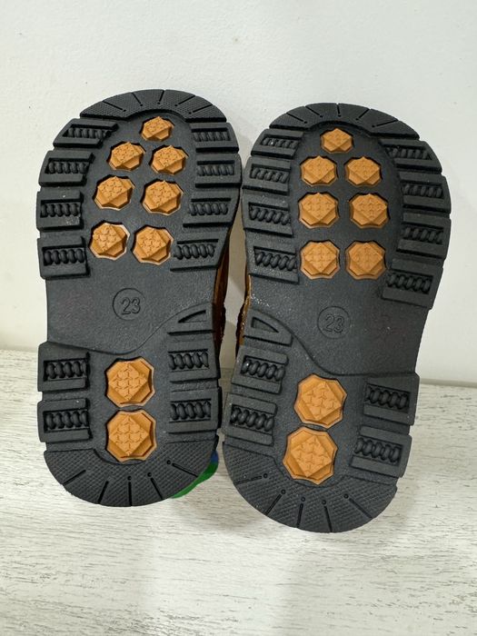 Продам ботинки детские