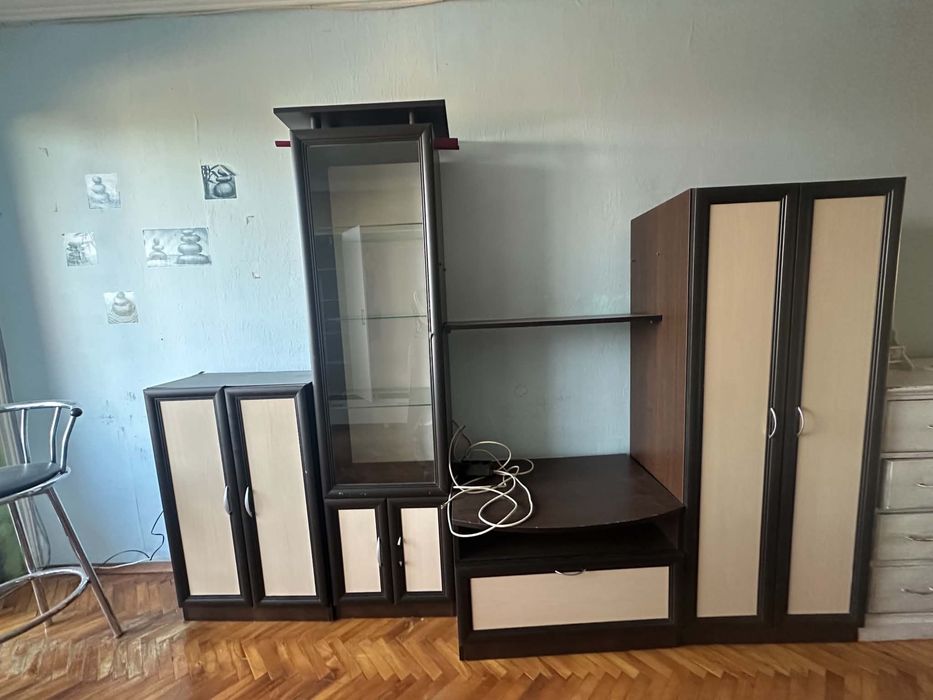 Секция с гардероб и шкафчета за спалня