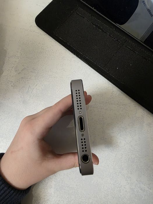 iphone  5 без симки заблокированый