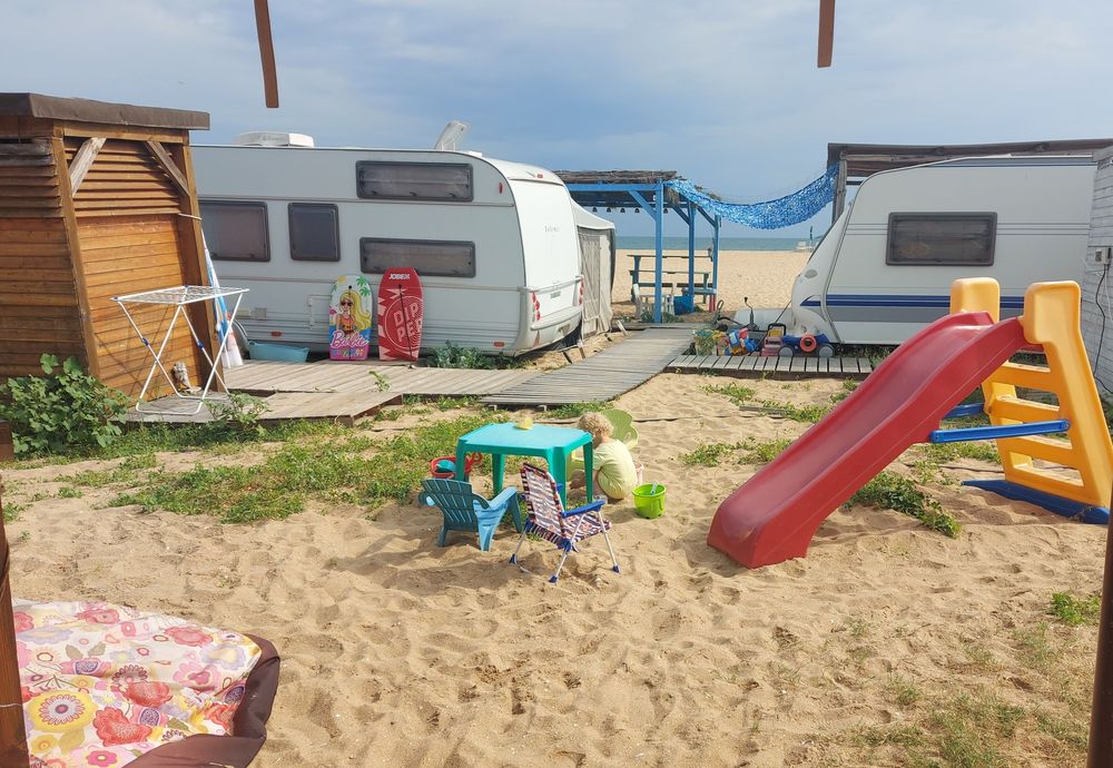 Каравани под наем Къмпинг Градина Кайт - Плажна Къща