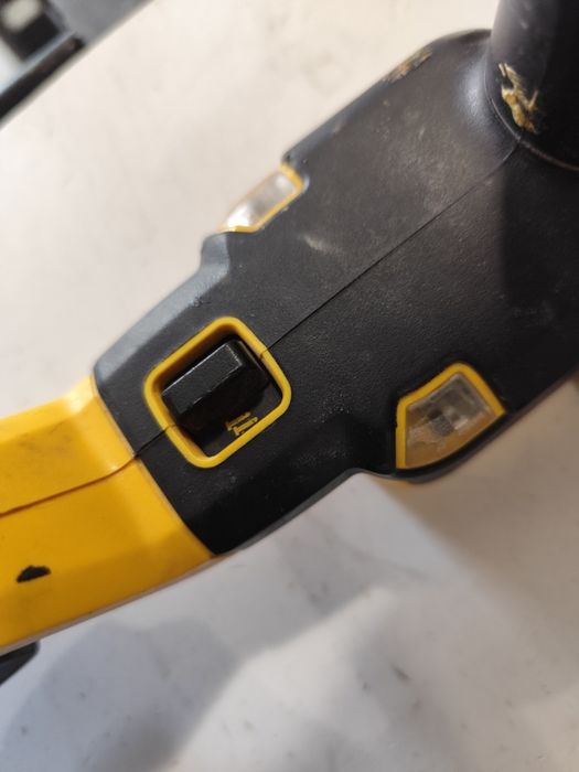Акумулаторен пистолет за пирони игли Девалт DeWALT 18V комплект
