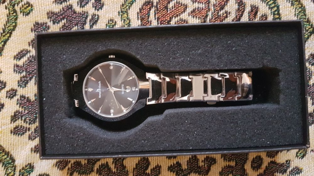 Продам наручные часы KEEP IN TOUCH.