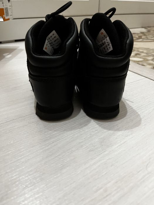 Продаю ботинки унисекс для мальчика и девочки