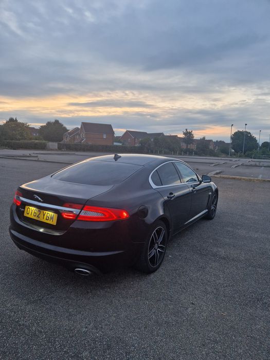 Jaguar XF 2013 în perfecta stare de funcționare