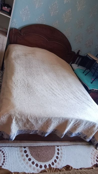 Кровать с 2 тумбами