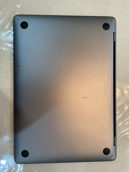 Продается макбук в отличном состояние