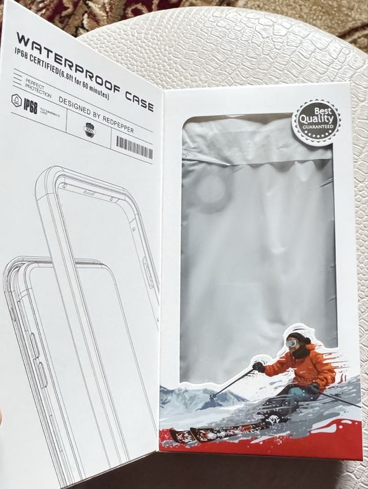 Кейс-чехол на айфон 16