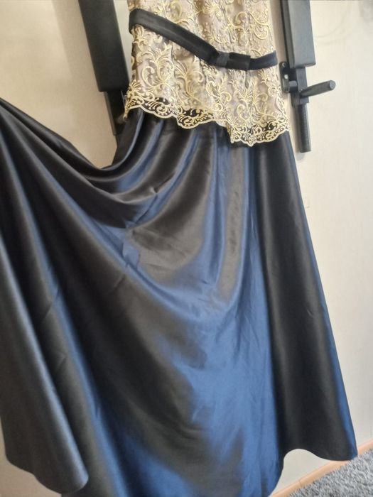 Вечернее платье .