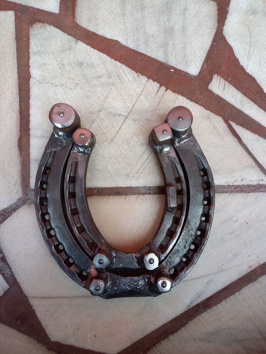 Potcoave  cu colti vidia