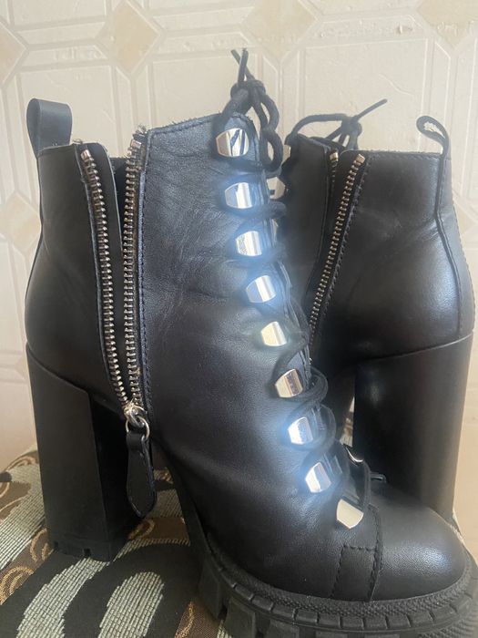 Продам ботинки