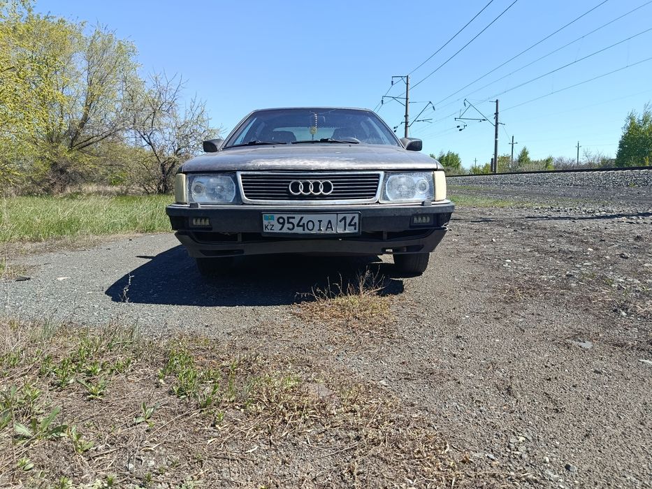 Продам Ауди 200 1.8