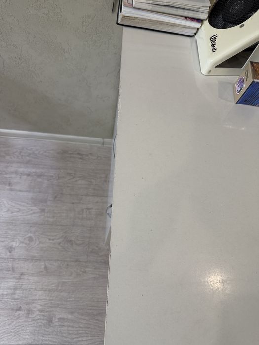 Продается Маникюрный стол