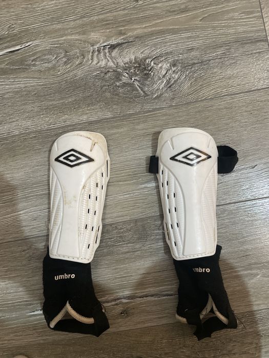 Aparatori umbro cu glezniera