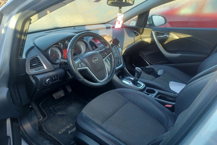 Aripa fata dreapta Opel Astra J