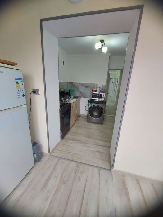 3 xonali kvartira sotiladi