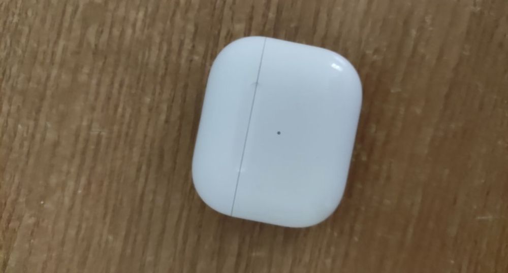 Продам кейс оригинал airpods 3