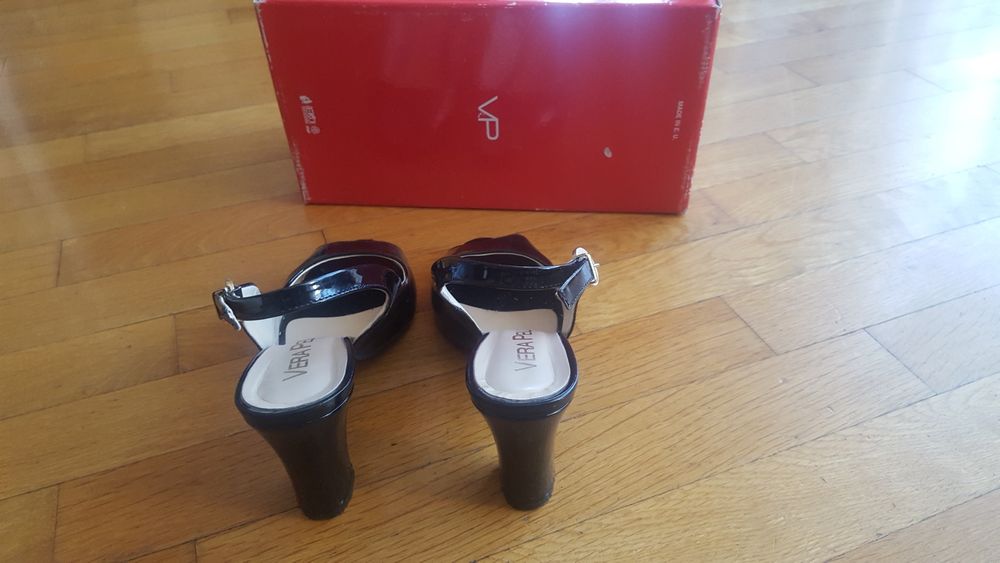 Продавам 3 пъти носени официални лачени обувки от естествена кожа