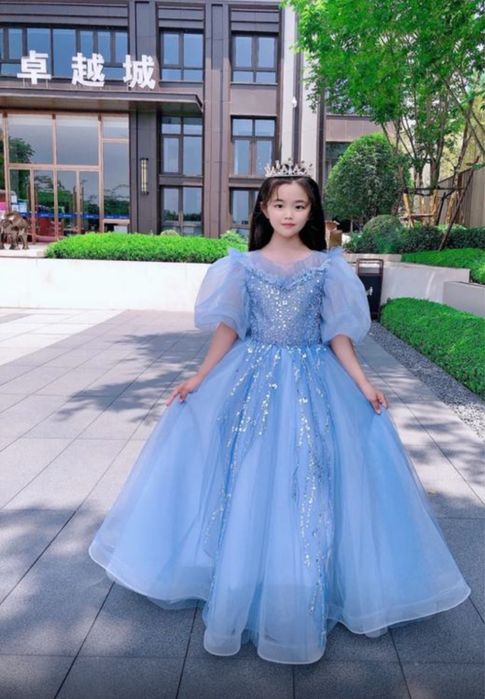 Платье НОВОЕ для девочки 140 см