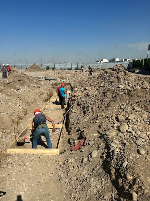 Строительство. Бригада строителей