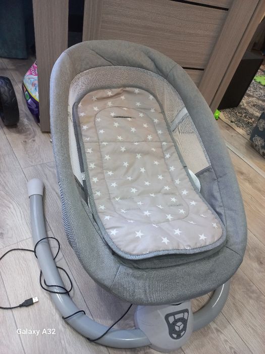 Продам люльку качалку( Шезлонг)