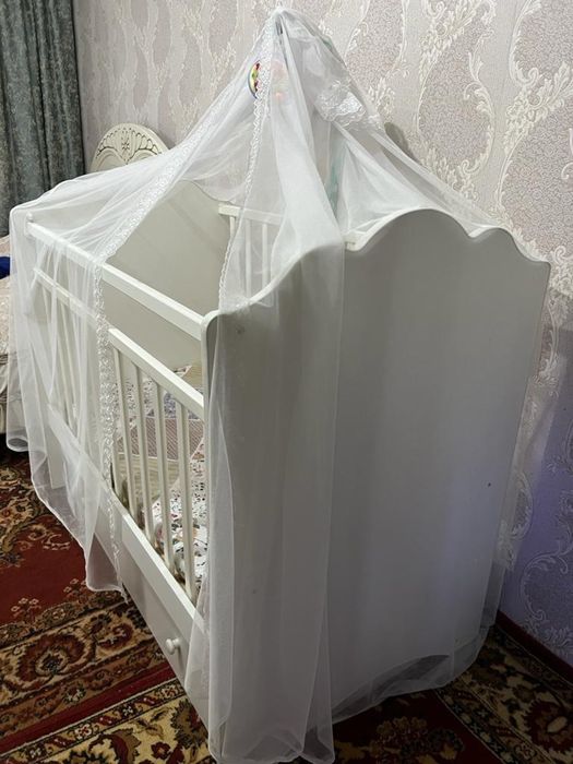 Манеж с маятником